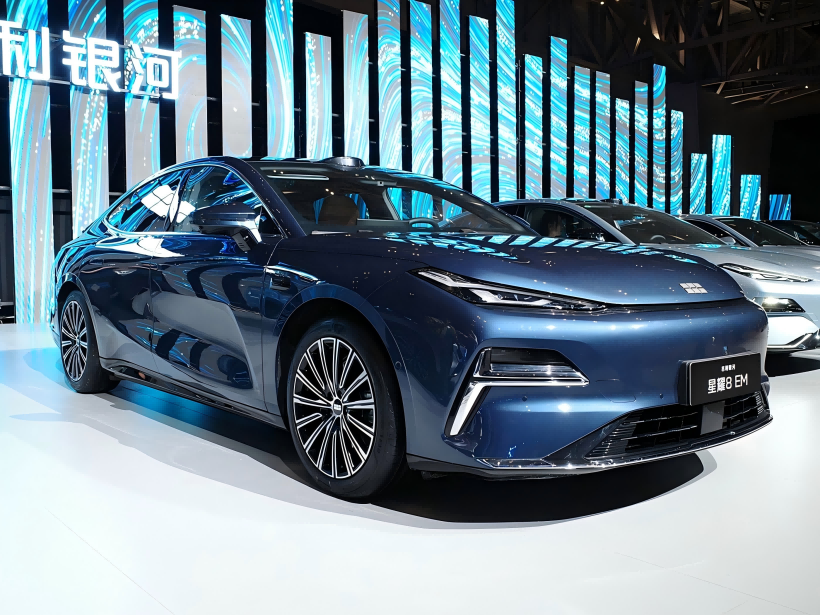 Geely Galaxy Xingyao 8 EM, PHEV mare cu Hybrid EM-P, lansează mai