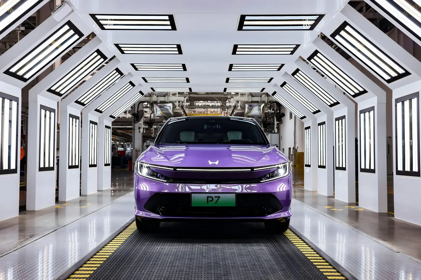 GAC Honda P7 s -a derulat oficial de pe linia de producție. Este poziționat ca SUV de dimensiuni medii și este de așteptat să lanseze încă două vehicule electrice în viitor.