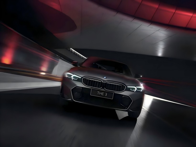 Au fost lansate imaginile oficiale ale ediției limitate BMW 3 Seria a 50 -a aniversare. Limitat la 2.500 de unități și echipat cu vopsea exclusivă etc.