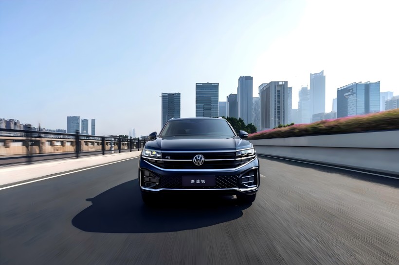 Aspect și configurație modernizată: noua versiune Volkswagen Touareg 2.0TSI Ruiying lansată, la prețul de 558.800 de yuani