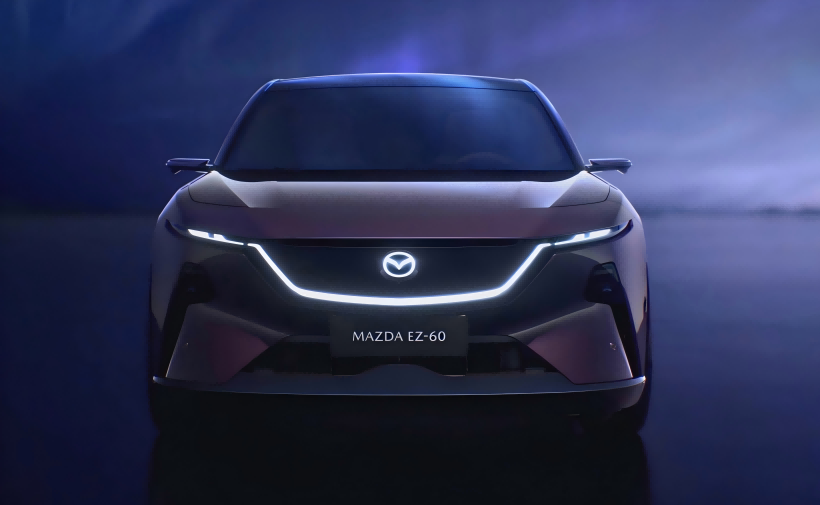 Imagini oficiale cu Mazda EZ - 60. Proiectarea este extrem de futuristă. Va face primul debut pe 23 aprilie.