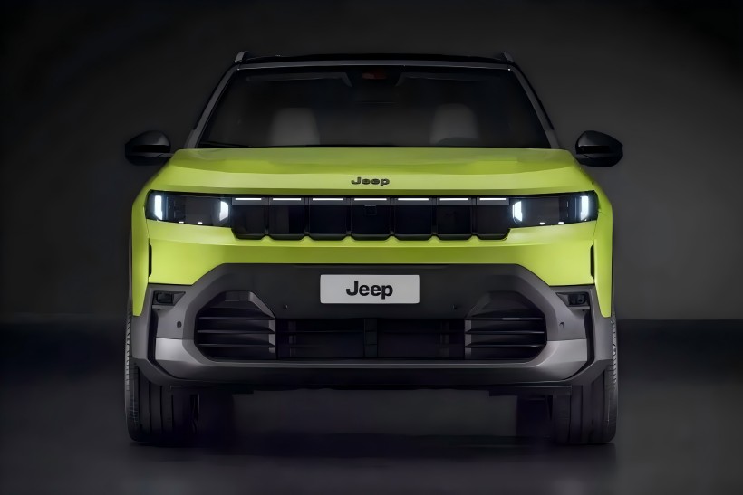 Imaginile oficiale speculate ale noului Jeep Compass au fost scurse, cu o lansare potențială în acest an. Se preconizează că vehiculul va oferi opțiuni pur electrice electrice, hibride ușoare și plug-in hibride